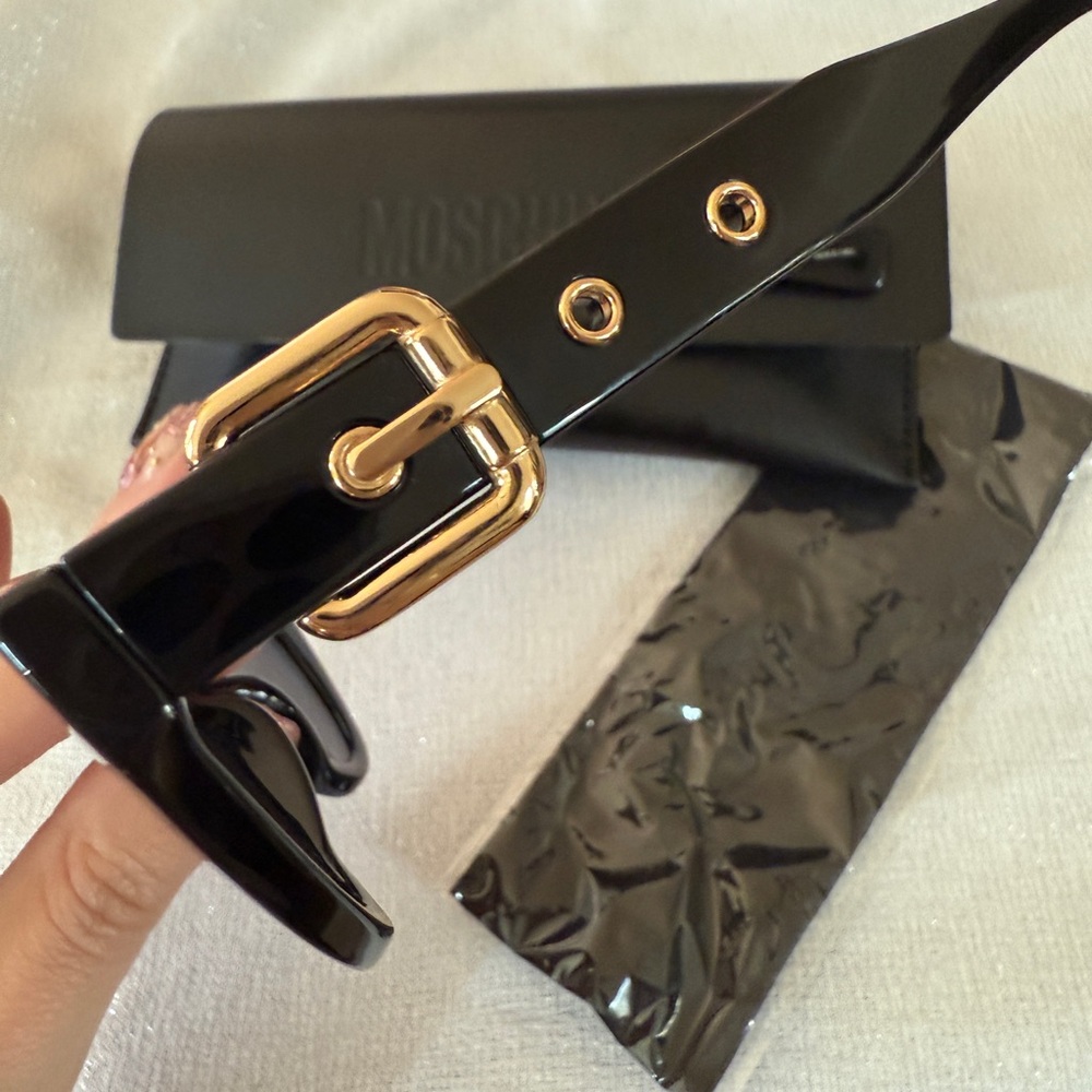 MOSCHINO CAT EYE SUNNIES - Picture 5 of 9